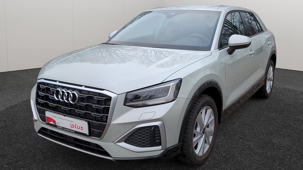 Audi Q2 in Weiß als Gebrauchtwagen in Front-Seitenansicht
