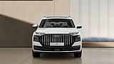 Audi Q9 von vorn vor einer Wand Audi Q9 von vorn vor einer Wand