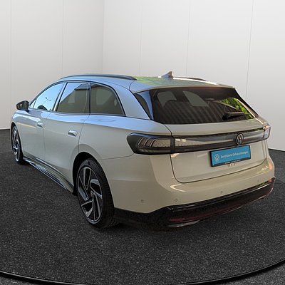 VW ID.7 Tourer schräg Heckansicht