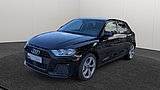 Schwarzer Audi A1 Sportback in Front-Seitenansicht