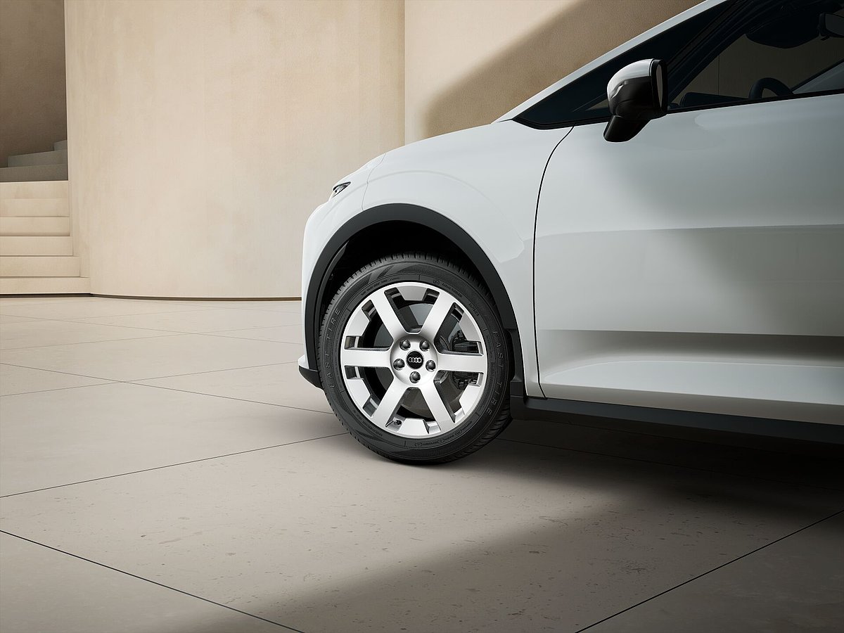Audi A2 e-tron weiss 125 kw Nahaufnahme Rad Felge vorn links Audi A2 e-tron weiss 125 kw Nahaufnahme Rad Felge vorn links