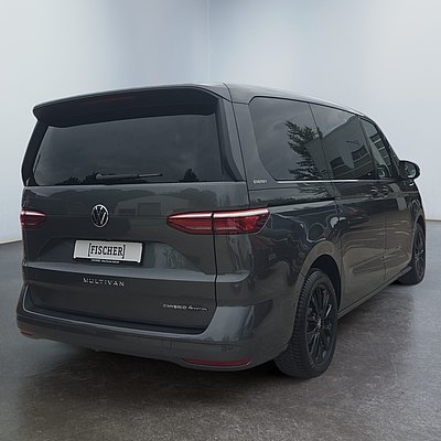 Multivan Hybrid Energy grau schräg von hinten 