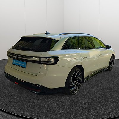 VW ID.7 Tourer schräg Heckansicht