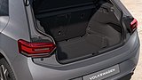 Geöffneter Kofferraum des VW ID.3 Neo Style mit Stauraum im Heck