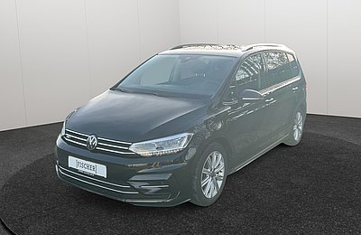 VW Touran schräg von vorn