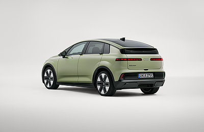 Audi A2 e-tron pistaziengrün Heckansicht schräg rechts