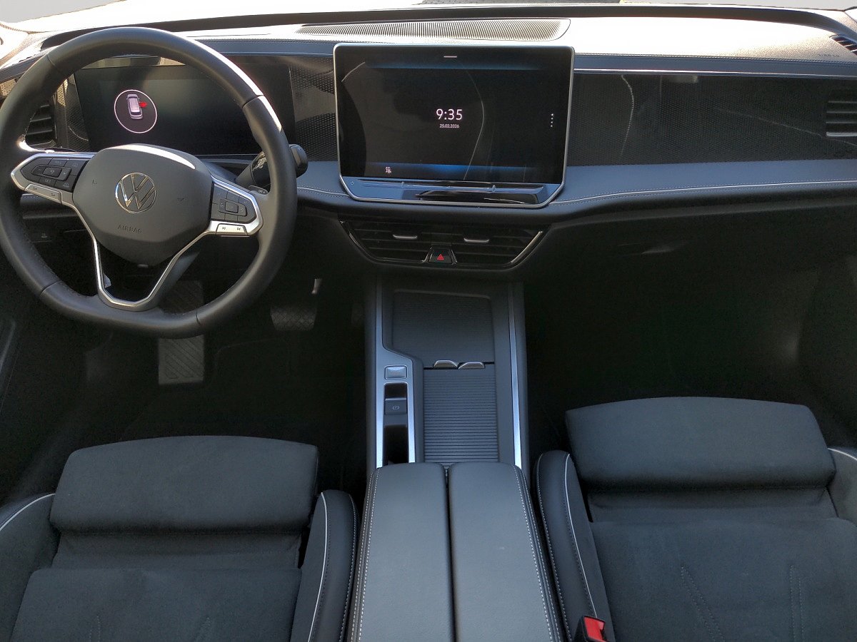 VW Passat Cockpit