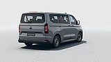 Grauer VW Transporter in der Heckansicht schräg von hinten auf hellem Untergrund.