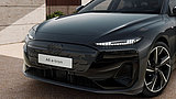Detailansicht der Front des Audi A6 e-tron mit LED-Scheinwerfern und geschlossenem Kühlergrill