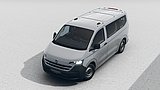 Grauer VW Transporter in der Dachansicht von schräg oben auf hellem Untergrund.