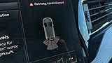 Audi A1 Sportback Infotainment-Display mit Parkassistent und Fahrweg-Hinweis
