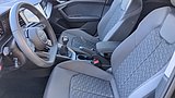 Audi A1 Sportback Innenraum mit Vordersitzen und Cockpit