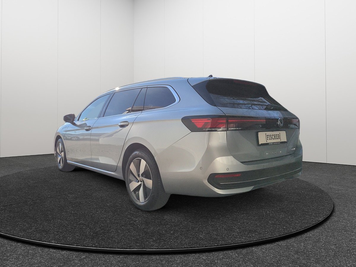 VW Passat Heckansicht schräg