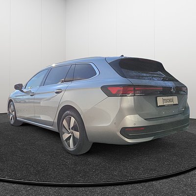 VW Passat Heckansicht schräg