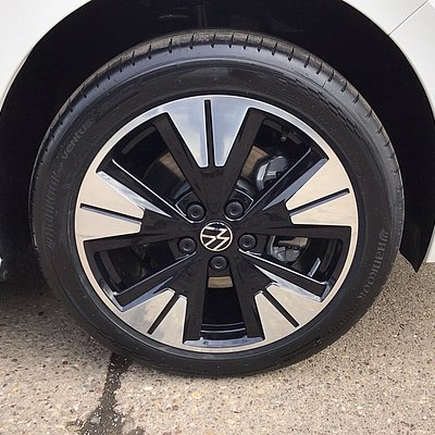 Multivan Hybrid Energy weiß Rad