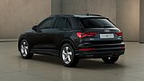 Audi Q3 in Schwarz in der Heckansicht