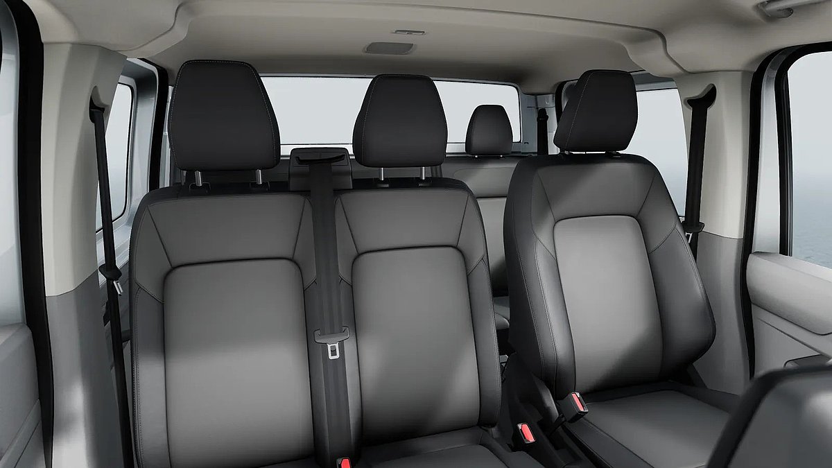 Innenraum der Volkswagen Transporter Pritsche mit Doppelkabine