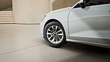Audi A3 Sportback weiß 110 kw TFSI Nahaufnahme Rad Felge vorn links