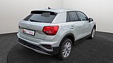 Weißer Audi Q2 Gebrauchtwagen in seitlicher Heckansicht