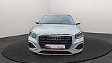 Audi Q2 in Weiß als Gebrauchtwagen in direkter Frontansicht