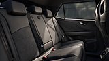 Rücksitzbank im Innenraum des VW ID.3 Neo Style mit dunkler Stoffausstattung