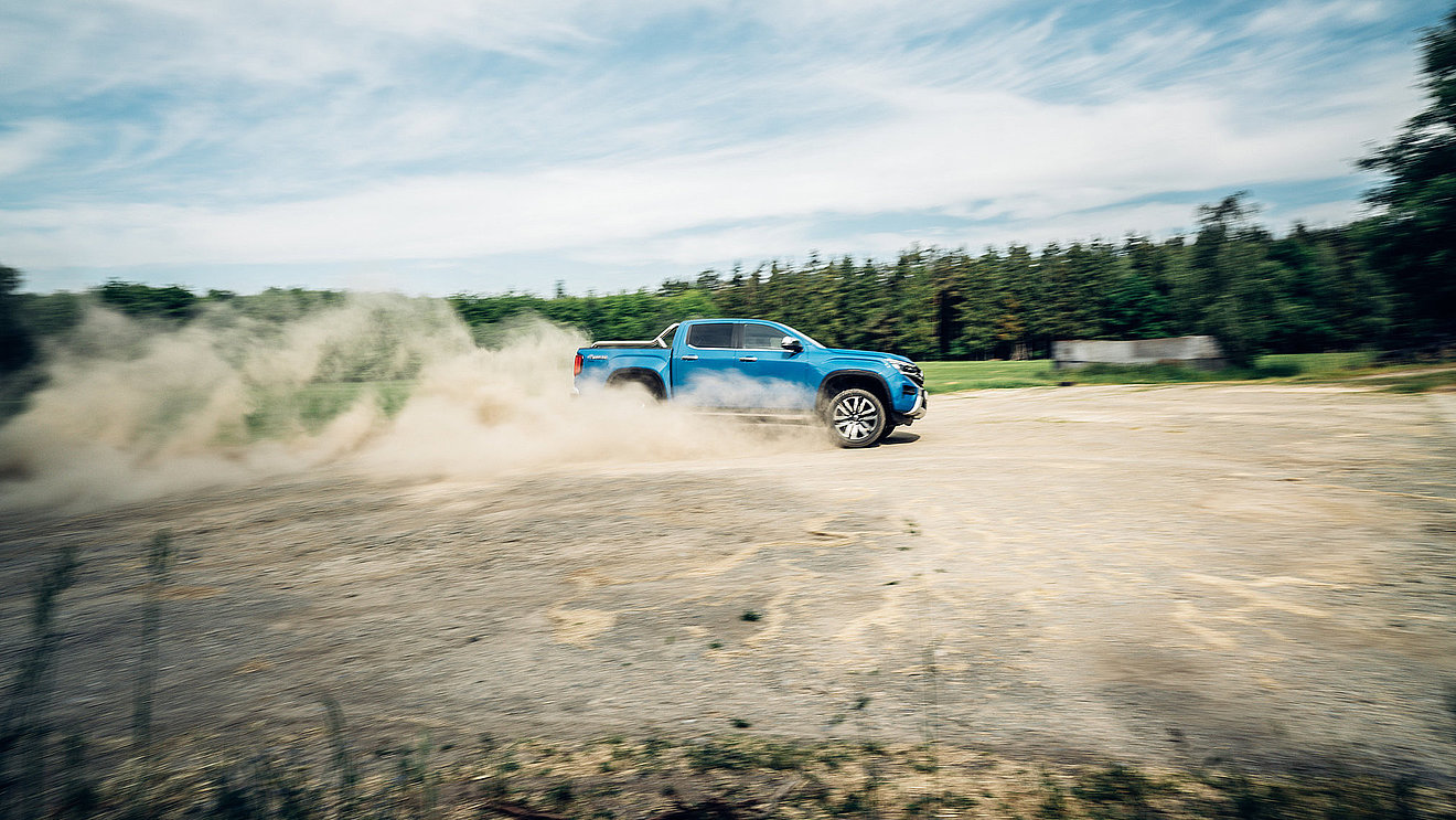 VW Amarok Staub Seite