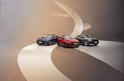 Audi GW plus Wochen im Herbst, mehrere Modelle vor beigem Hintergrund
