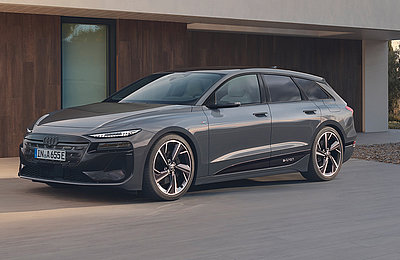 Grauer Audi A6 Avant e-tron als elektrischer Kombi für Langstrecken in schräger Frontansicht