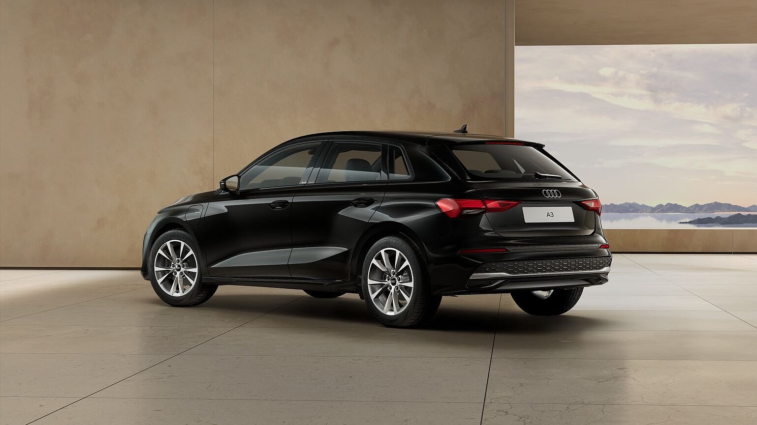 Audi A3 Sportback e-hybrid 150 kW Heckansicht schräg rechts