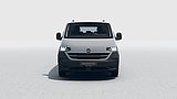 Grauer VW Transporter in der Frontansicht mit eingeschalteten Scheinwerfern auf hellem Untergrund.