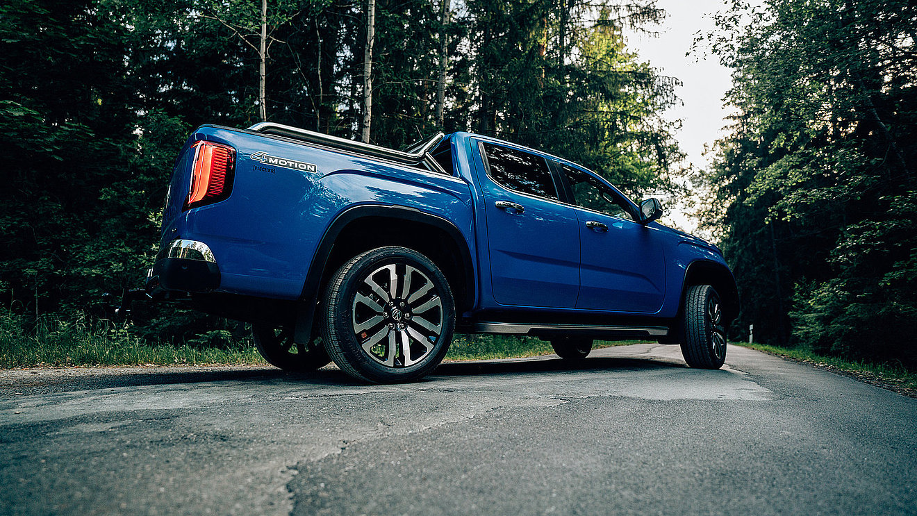 VW Amarok schräg hinten