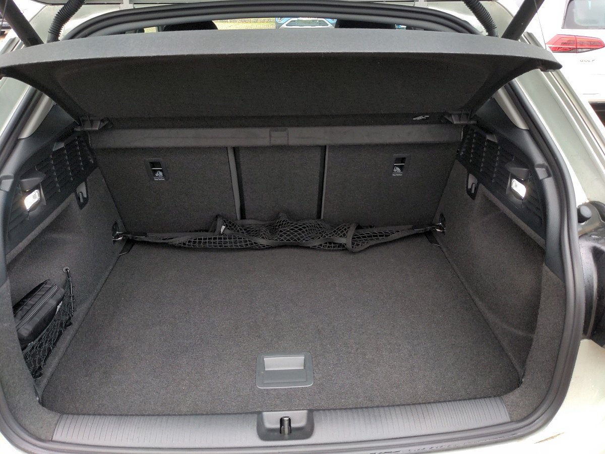 Audi Q2 Kofferraum mit Laderaum und Gepäcknetz