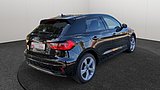 Schwarzer Audi A1 Sportback von hinten und seitlich